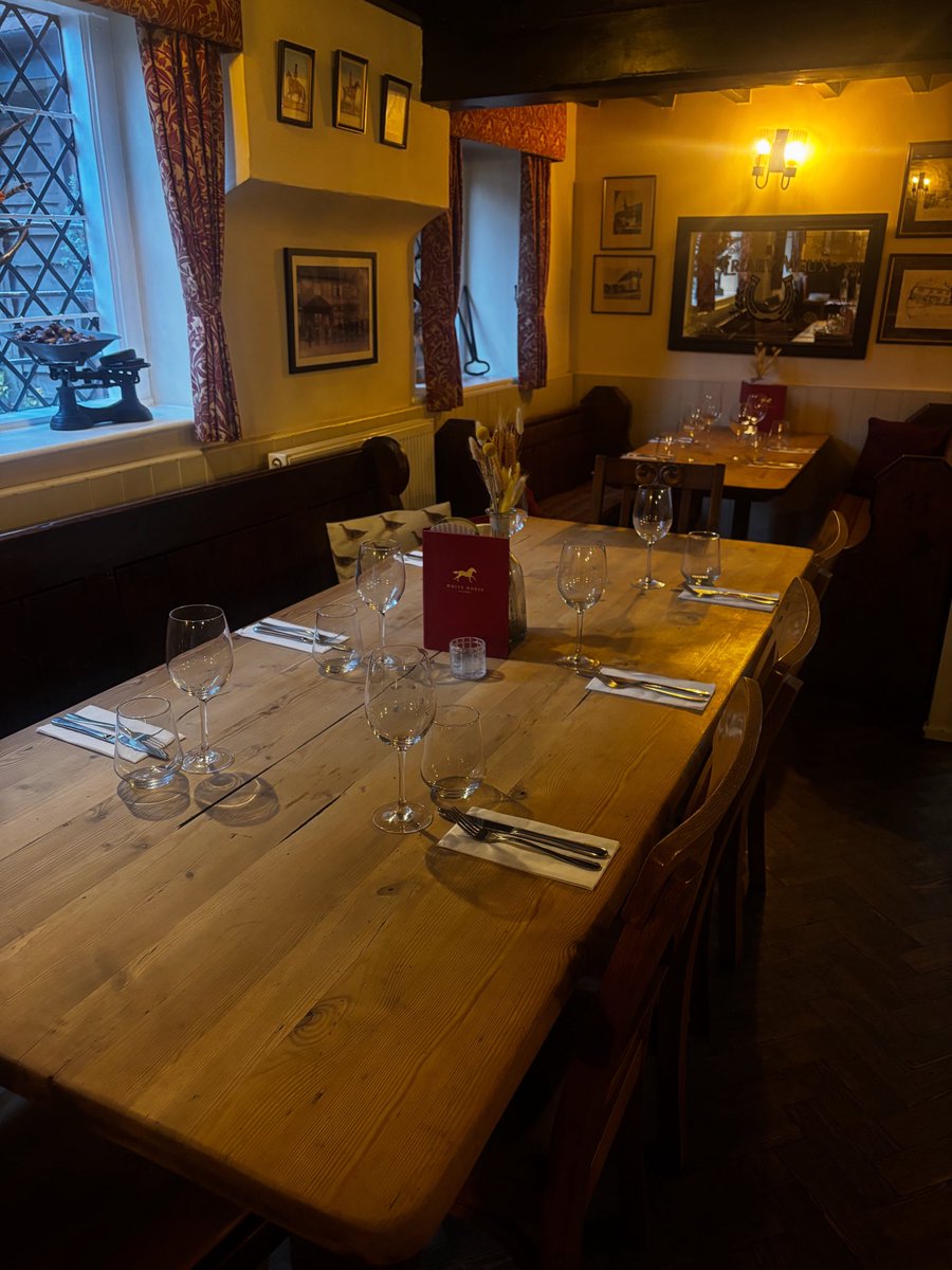 If the forecast says ‘cosy’ this weekend, we say ‘pub’. Let’s go. 🌧️🍂 

Have you booked your table?