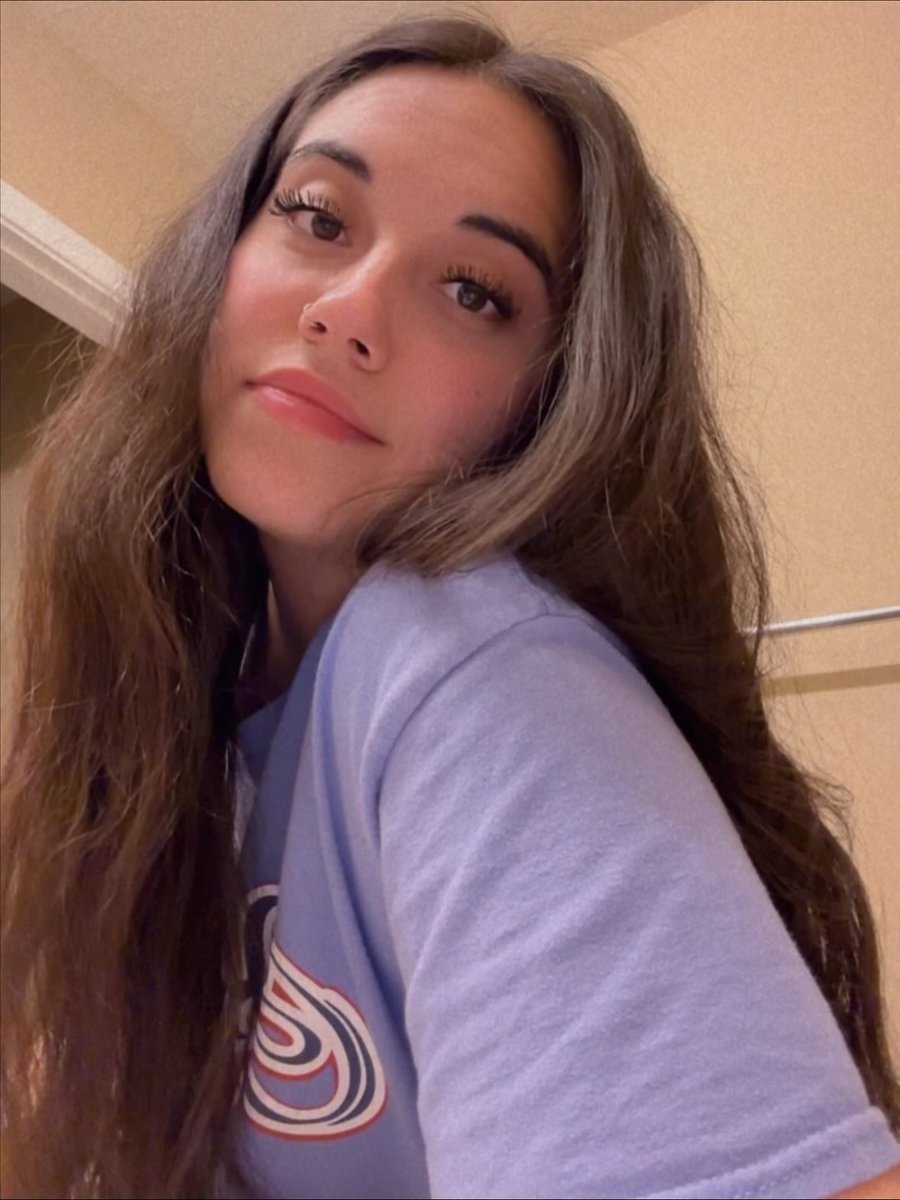 devina981's tweet image. Happy October 🎃🤎🍂