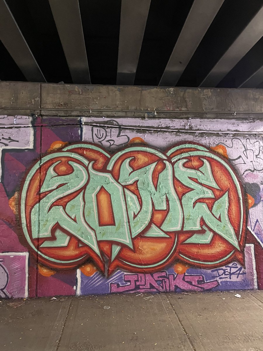 zomeclouds's tweet photo. Knowin’ that we been legit 🏮🌂🧤 https://t.co/mnRvt45yOQ