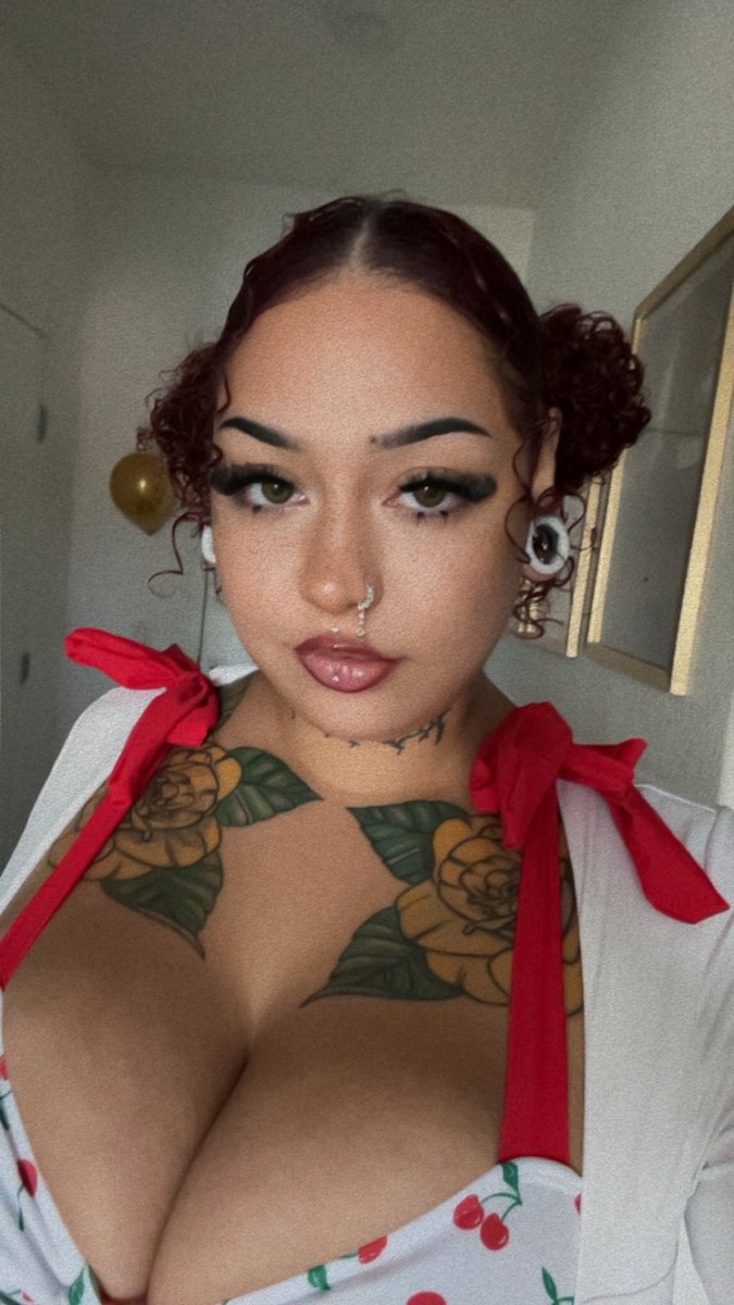 moonchilddd1997's tweet photo. A 🍒 https://t.co/lHed7uKJGG
