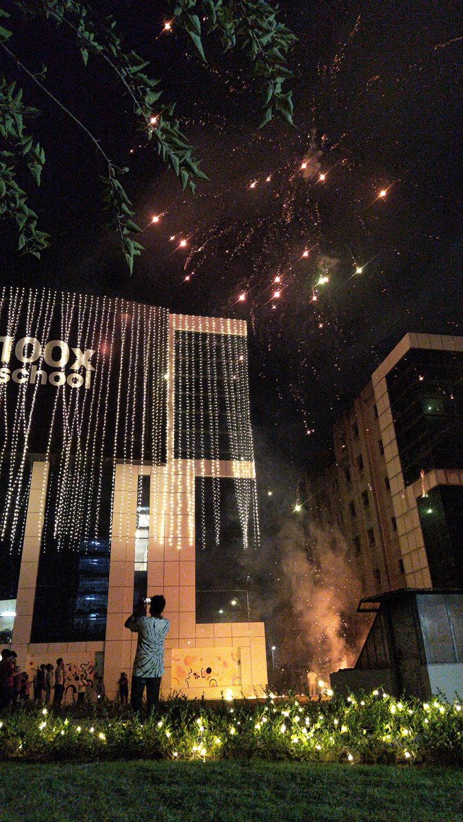 Deep_Code_007's tweet image. Awesome Dussehra celebration at @100xSchool last night!
Burnt the Ravana effigy and burst lots of crackers.
A great reminder that good always wins. 🔥
Once again, Happy Dussehra to all💙
#Dussehra #100xSchool #GoodOverEvil