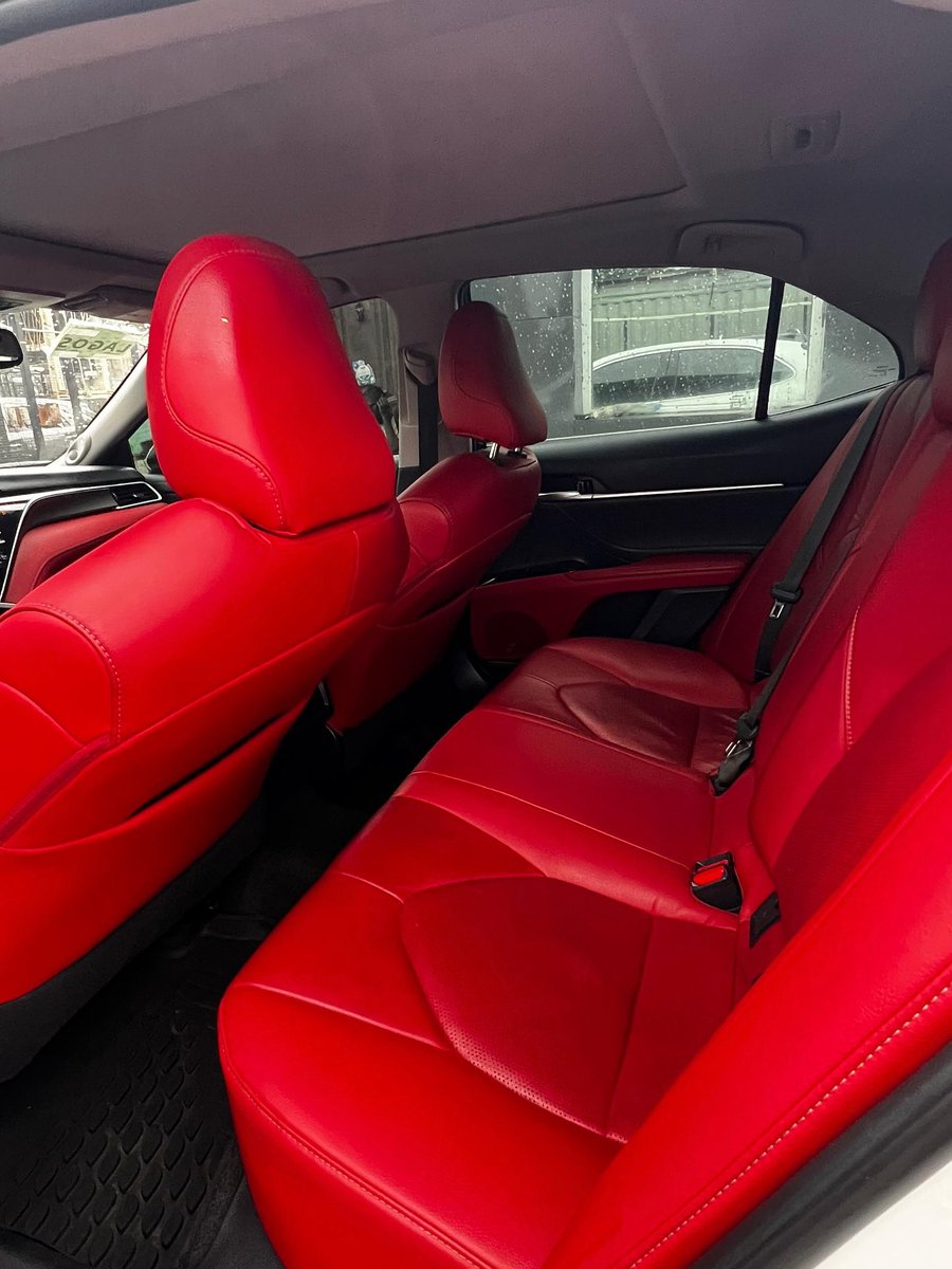 phantom__autos's tweet photo. 🔹 2018 Toyota Camry XSE
Direct Foreign Used 🇺🇸🔥
▪️Sport White on Ox-Blood Interior | XSE Sport Trim
▪️Heated & Ventilated Leather Seats | Paddle Shifters
▪️Apple CarPlay | 360 Camera
▪️Assists {BSM, Lane Keep, Park, Dis-Tronic}
💰Call or DM for Price & More Info
#PhantomAutos https://t.co/SPPtGDGVJH