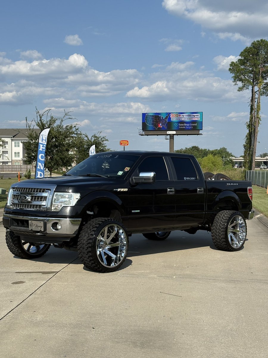 Big Black aka NECK BREAKER🥶