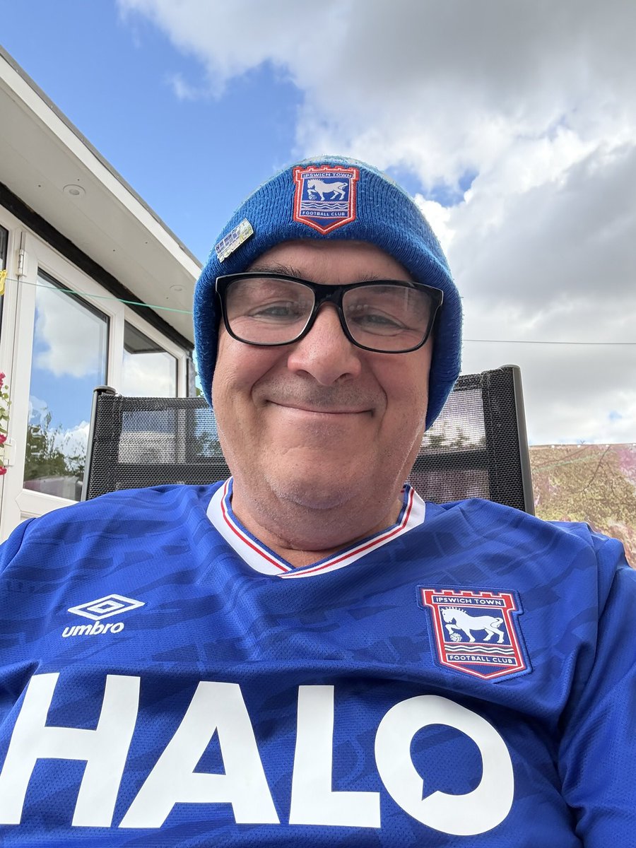 One more shift at work then the weekend begins. Small matter of a very important match at noon on Sunday. Come on you blues 💙🤍🚜
Uppa towen