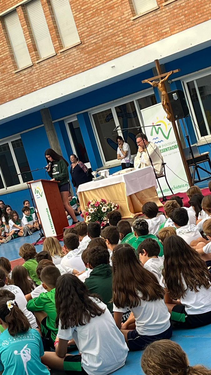 📖✨ Damos gracias a Dios por la #Eucaristía de inicio de curso en el Colegio Diocesano La Presentación.
Comenzamos este nuevo camino con fe, ilusión y el compromiso de seguir Educando en Familia. 💙

@fundacionvictoria

#EducandoEnFamilia  #InicioDeCurso #ValoresCristianos