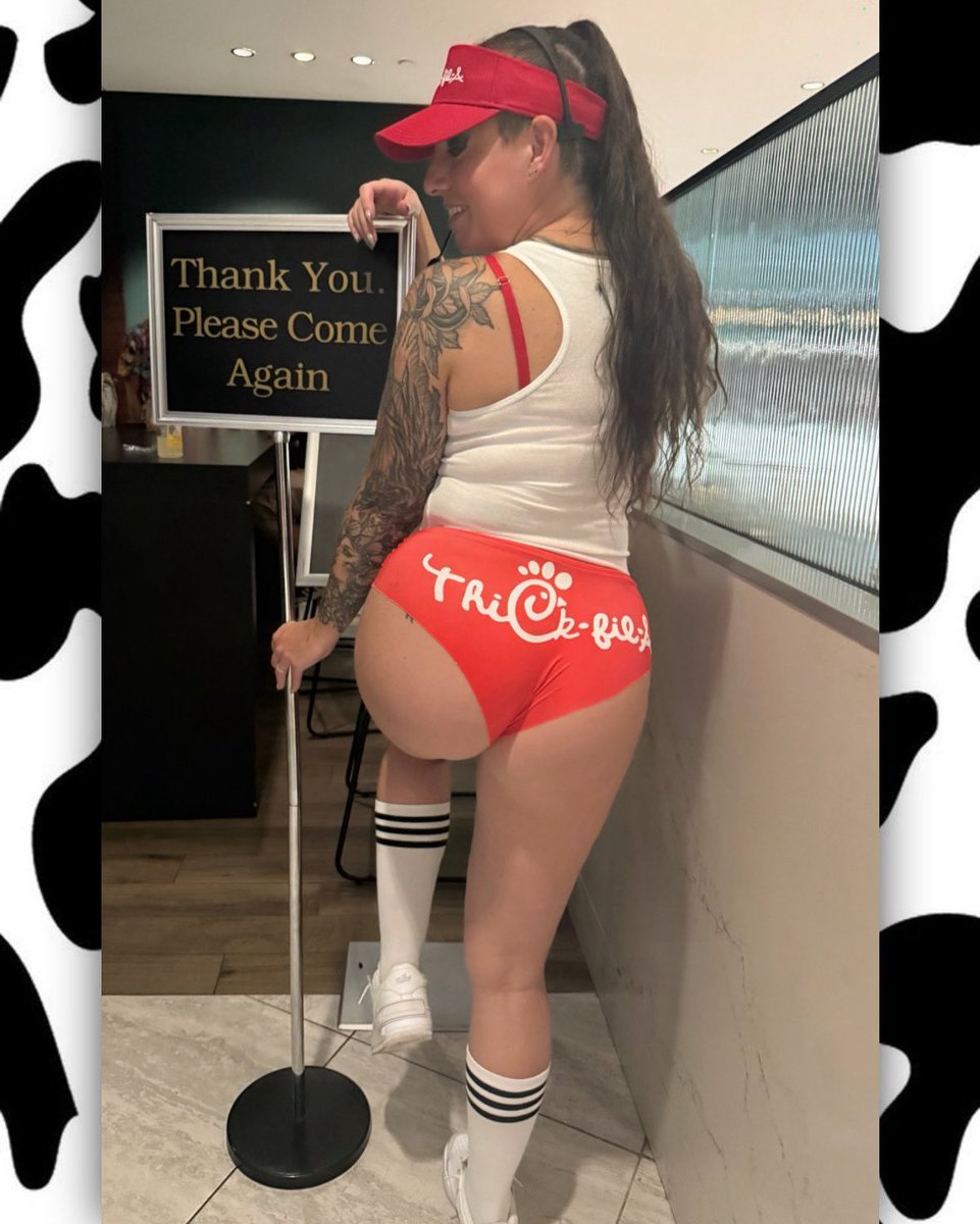 amynicolecos's tweet image. 🅃🄷🄸🄲🄺-🄵🄸🄻-🄰 ❤️🐮🥤 #thickfila #chickfila #thankyou #comeagain #booty #thick #thicc #curves #drivethru #order #fastfood #service #fanservice #eatmorechicken #ponytail #brunette #cosplay #cosplayer #cosplaygirl #dragoncon #dragonconcosplay #dragonconcosplayers