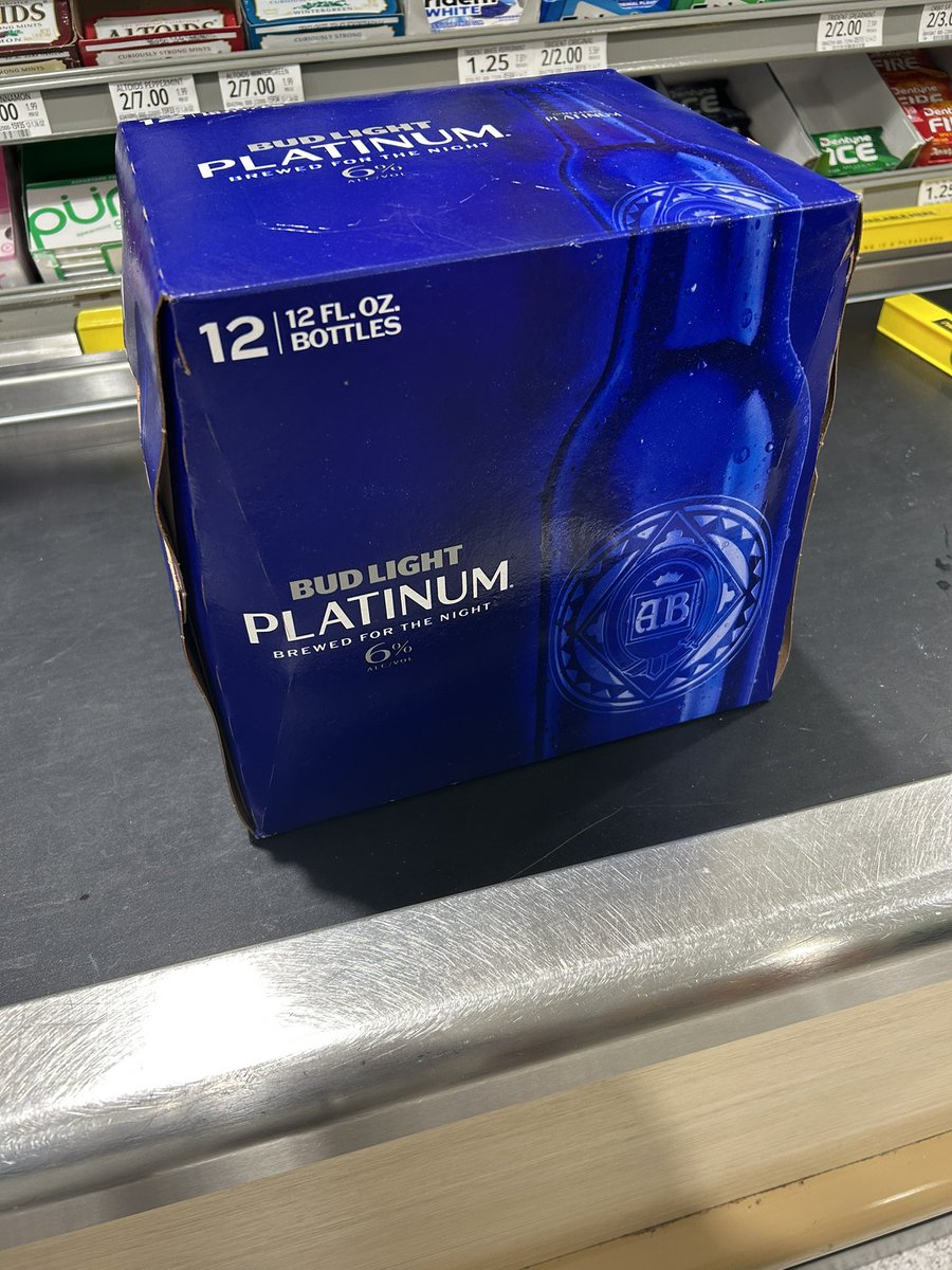 kooze_man's tweet photo. Breaking my sobriety because some things are just bigger than your own health. https://t.co/MlLRAAba8Y