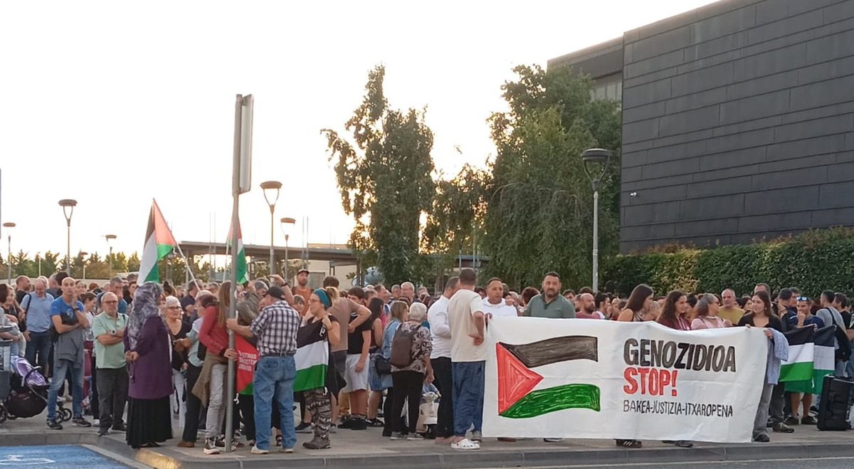 🇵🇸 Palestinar herriaren askatasunaren alde, Euskal Herria kalera!

Berriozar Palestinarekin!! ✊️
GENOZIDIOA STOP!🛑 
#GlobalSumudFlotilla 
#IsraelIsolatu 
#FreePalestine