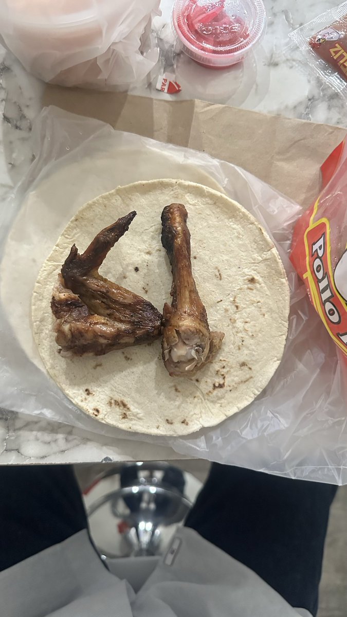 Rene_Morgado's tweet photo. @pollofeliz  que pasó con su pollo? No lo laven porque se encoje https://t.co/jm5QN5OVQA