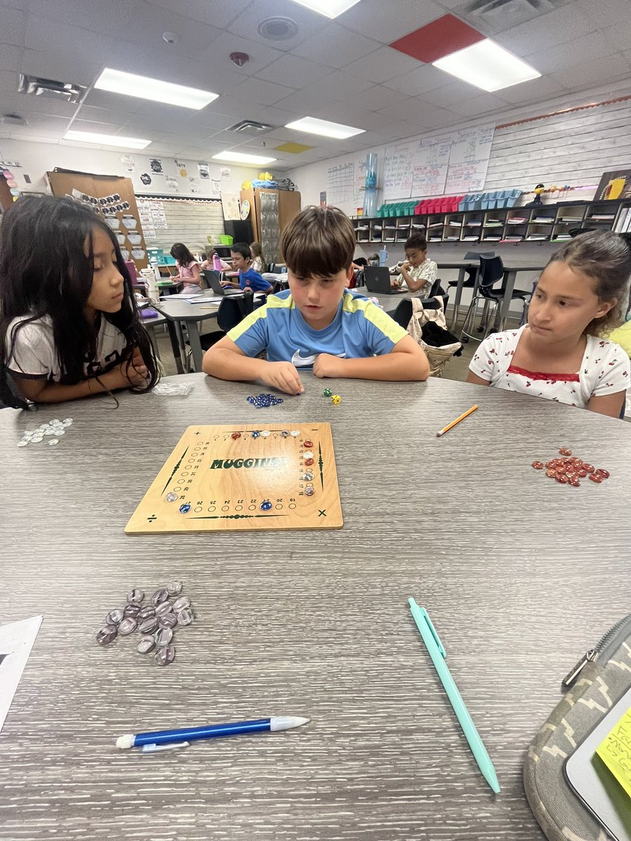 Learning to pick the best computational strategy to create the most in a row! #muggins #thrivingthirds #DESisBEST