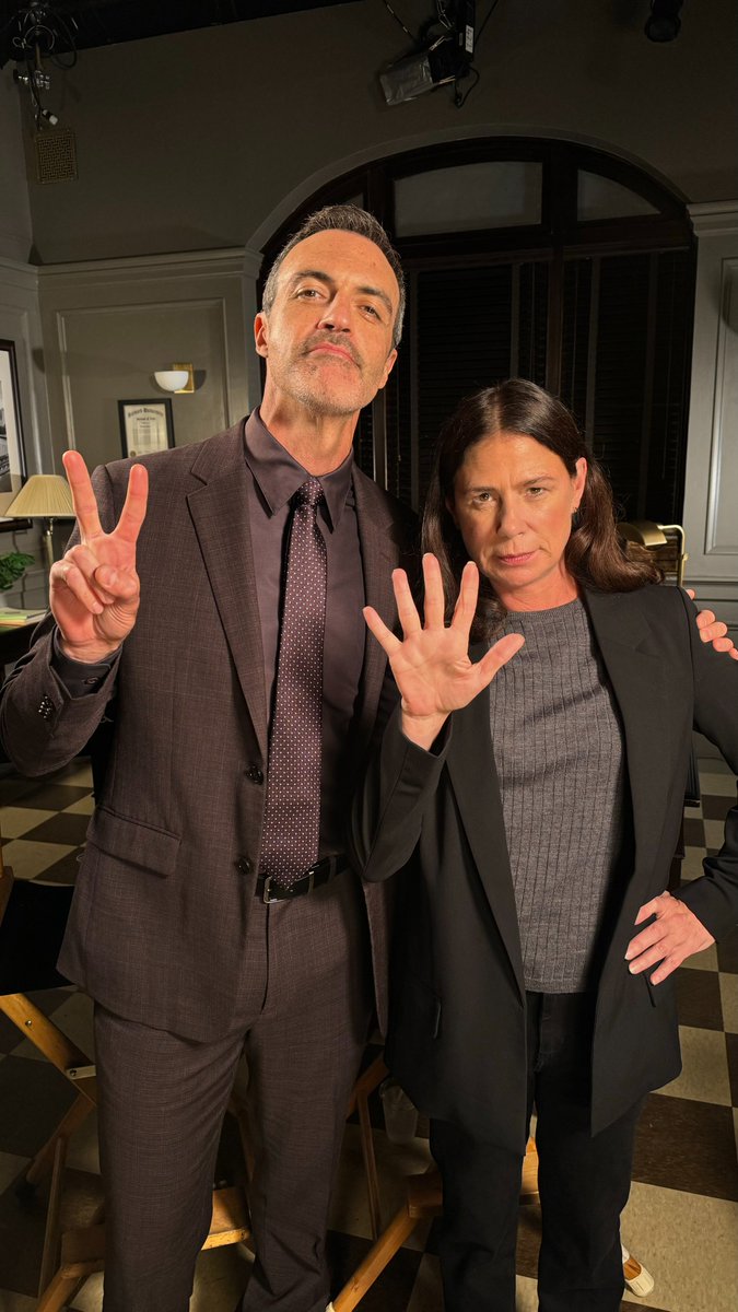 2️⃣5️⃣ seasons, 1️⃣ legendary squad. Don't miss an all-new #LawAndOrder Thursday TONIGHT starting at 8/7c on <a href="/NBC/">NBC Entertainment</a>.