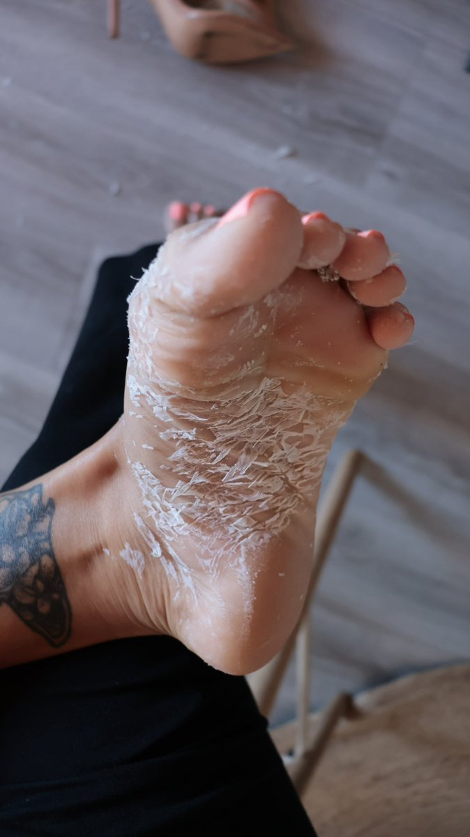 Mariefrenchfeetgirl tweet media