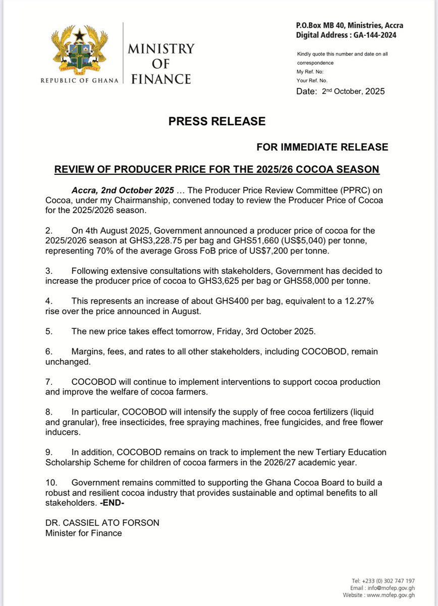 Unex_HQ's tweet image. Gov’t increases cocoa price to GHS3,625 per bag starting Oct 3, 2025, as COCOBOD boosts farmer support and readies scholarship scheme for 2026/27. 

Follow the  𝗨𝗡𝗘𝗫  channel on WhatsApp: whatsapp.com/channel/0029Va…

#CocoaPrice #COCOBOD #GhanaEconomy #AgricNews #UNEX