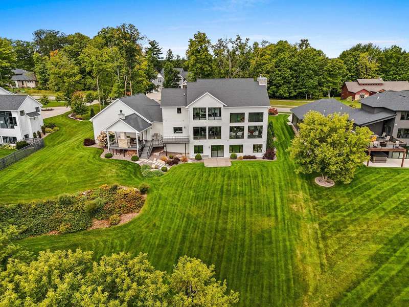 LeadingRE tweet media