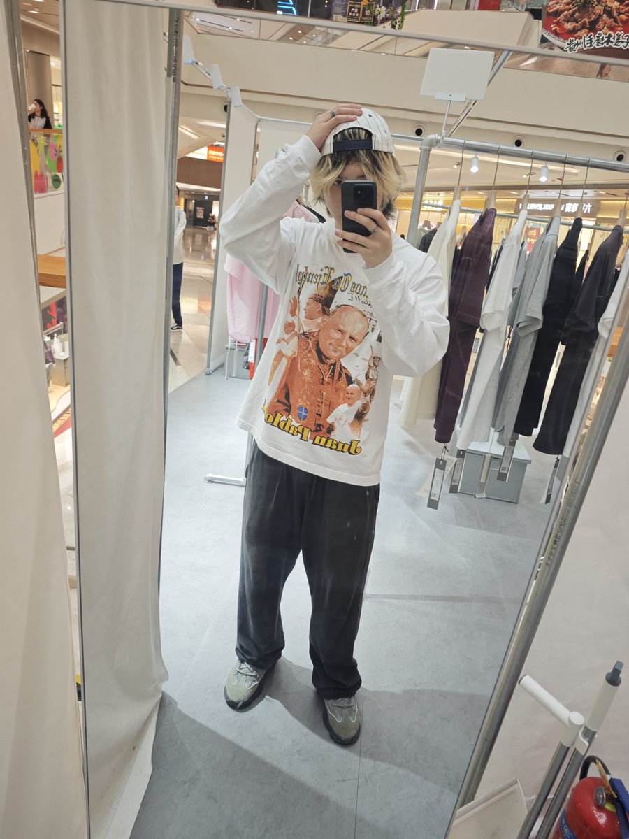 LilPeterYjoy's tweet photo. My yzy and yvl shit https://t.co/hjicYVi0U6