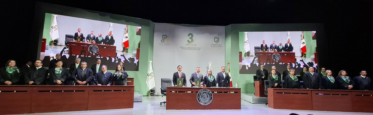 ASEH_Hgo's tweet image. "La justicia no se construye con discursos, se construye con decisiones", afirmó @Rebeca_AladroE titular del
@PJEHidalgo durante su 3er Informe.
El Mtro. @jorvalverdeASEH acompañó a la Magistrada, al Gobernador @juliomenchaca_ y al Diputado @AndresVeVa_ en dicho evento.