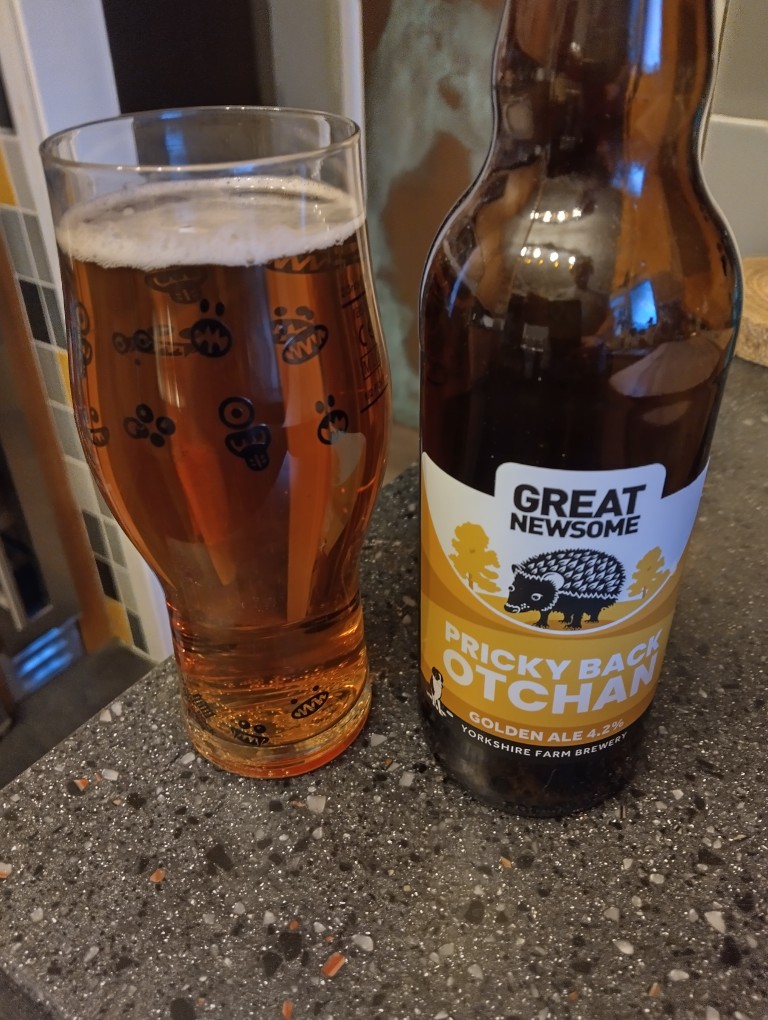 alanbe2's tweet photo. We've a family of #hedgehogs in the garden, so what beer to celebrate with 🍻😁 @greatnewsome https://t.co/96I792QnJ4