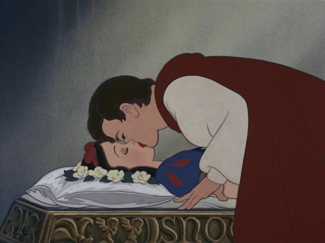 MrsW33's tweet photo. @mericanaf7 And kissing an unconscious woman is acceptable? https://t.co/xthQx4awQD