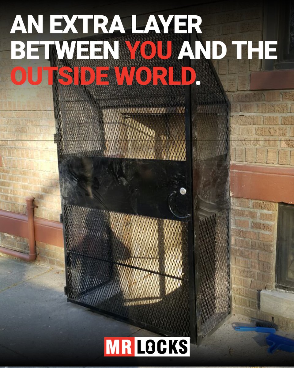 mrlocksnyc's tweet image. A single lock isn’t enough in NYC! 🔒 Security gates are a must for peace of mind. Protect what matters most! ✨ #MrLocks #NYCLocksmith #SecurityGate #ApartmentSafety #NYCLife #PeaceOfMind