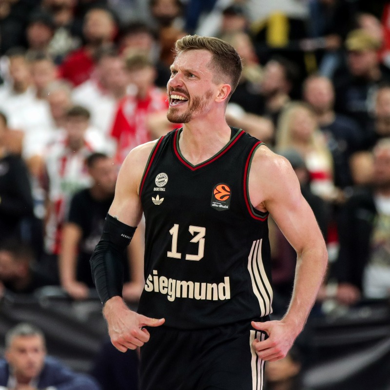 FCBBasketball's tweet photo. Mit einer starken zweiten Hälfte und einem kaum aufzuhaltenden Andreas Obst sichern wir uns den ersten Saisonsieg in der @EuroLeague 🥳 Alle Infos im Spielbericht ⤵️
#FCBB #WeBallTogether #BAYCZV | Foto: Pahnke