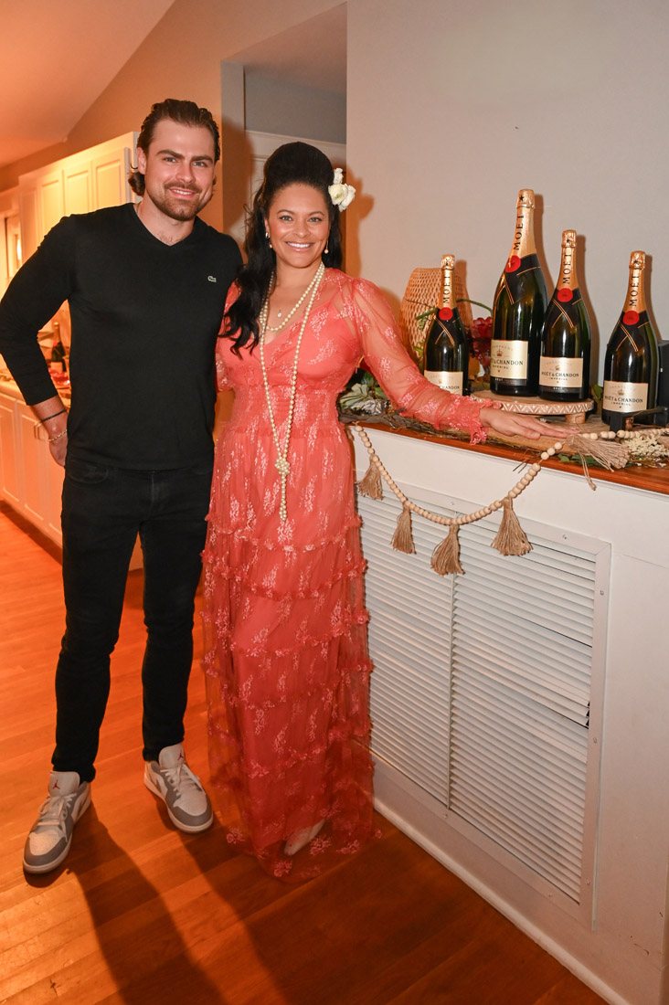 SimplyBuckhead's tweet image. SOUL &amp;amp; SUPPER

The first of what organizers hope will be many events like it took over Duluth’s Stonewood Ranch Estates venue in late August to connect selected guests over fine food and entertainment.

Soul &amp;amp; Supper: A Night with Mali Wilson featured a cocktail hour, a…