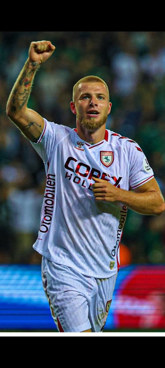 Sanki 40 yıllık Çarşambali. Tebrikler <a href="/Samsunspor/">Samsunspor 🇹🇷</a> #samsunspor