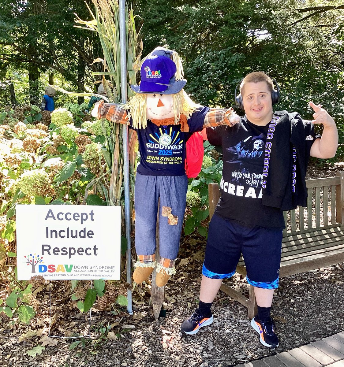 Mikey’s minions is all thumbs up for Down Syndrome Awareness month! 

If you are at Fellows Riverside Gardens Mill Creek Park, look for the Buddy Scarecrow and share a photo with us. 
#TogetherWeCelebrate
#AcceptIncludeRespect