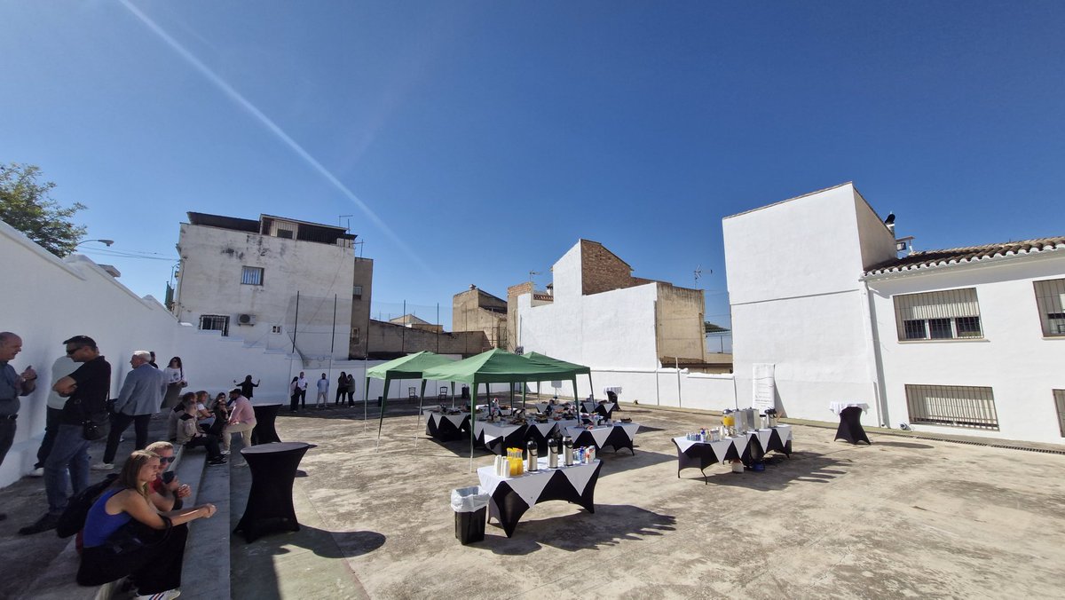 Acudimos a la invitación de <a href="/HospitalariasGr/">Hospitalarias Fundación Purísima Concepción</a> para conocer su gran iniciativa en el barrio de Haza Grande, el Centro de Integración y Formación Inred, que desarrollará numerosos proyectos formativos y culturales.