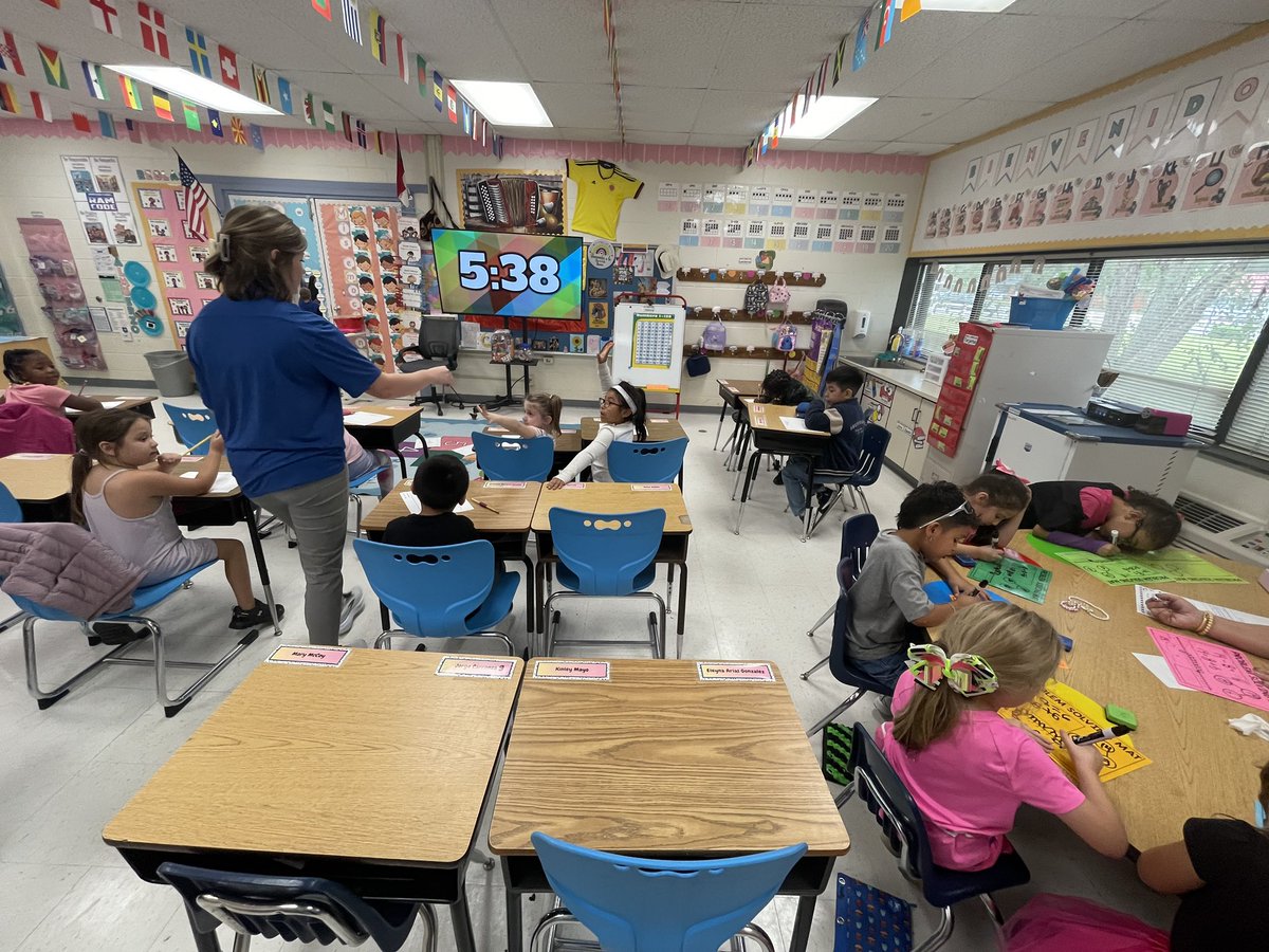 Navarro’s classroom visit, two math-one STEM station…⚙️➗📚<a href="/GreeneCoSchools/">Greene County Schools</a> <a href="/SHPRams/">Snow Hill Primary</a> <a href="/Jgarscie/">Jose Garcia, Ed.D.</a>