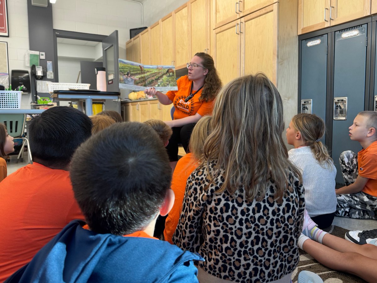 ShauneBeatty's tweet image. Sat among the students for some story time around reconciliation &amp;amp; orange shirt day. #Sept30 ⁦@GSSD204⁩
