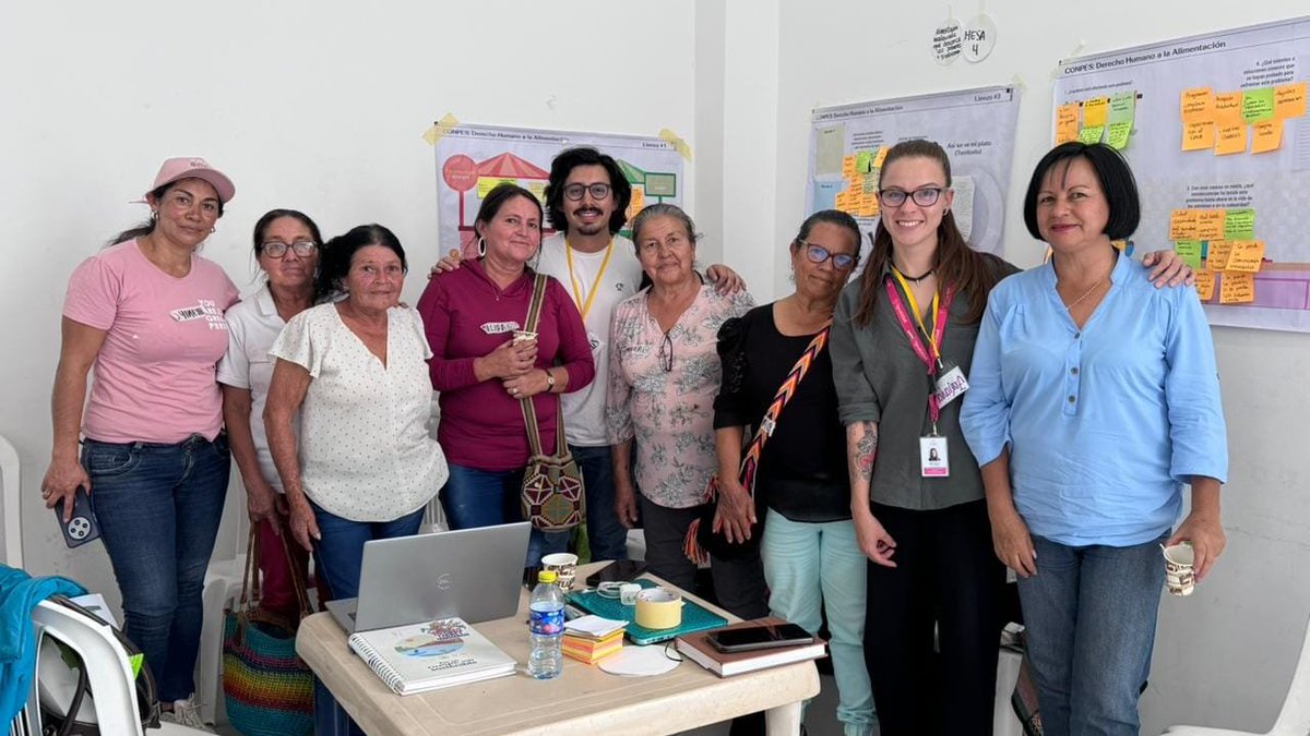 MinIgualdad_Col's tweet photo. En Barbosa, Santander, concluimos la serie de 12 talleres participativos del #CONPES para el Derecho Humano a la Alimentación, un proceso construido con las voces y saberes de las comunidades en todo el país.
Con este cierre, recogemos aportes fundamentales sobre alimentación y soberanía alimentaria, que se convierten en un legado vivo para avanzar en igualdad y equidad, hoy y en el futuro de Colombia.
#SuperaciónDeLaPobreza
#ViceministerioDePoblacionesYTerritoriosExcluidos