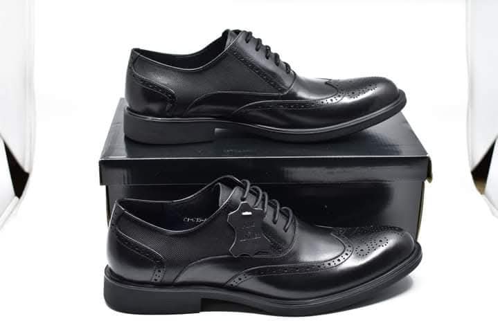 chumbewens's tweet image. PURE LEATHER WITH RUBBER SOLE 

ORIGINAL LEATHER SHOES FOR MEN 

SIZE 38 === 45

KSH 5499/= @osoroKE @osumo_brad @ItsBrianObuya @abuyamasta @Bookten8 @ItsJeffreyJeff @WaruiJohn2 @Josh001J #EndTimePower Roma one Africa market #comesachair2025 Glasner Gideon moi pepsi #morara