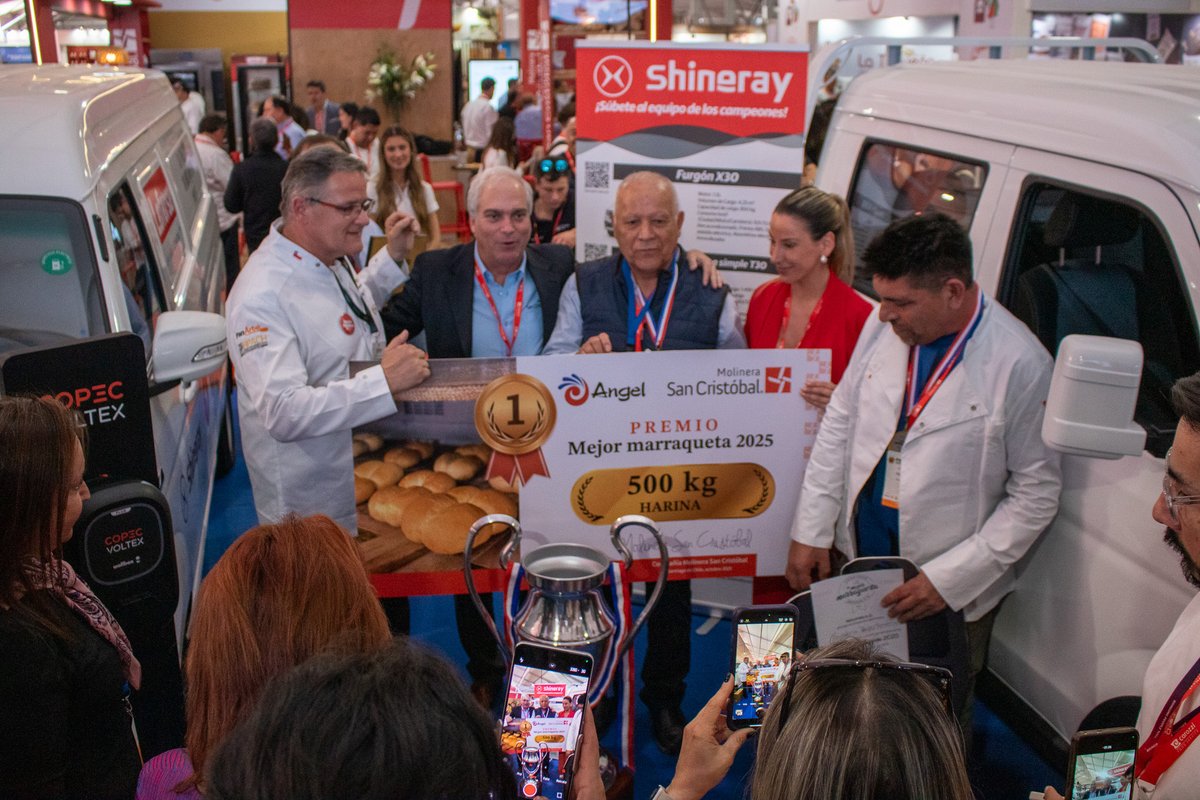 fisa_oficial's tweet photo. ¿Cómo lo hacemos? Creemos en el poder de reunir a las personas. ✨

En menos de una semana estuvimos presentes en dos industrias fundamentales para Chile: la agroalimentaria y la seguridad. https://t.co/sGC8yh8CVs