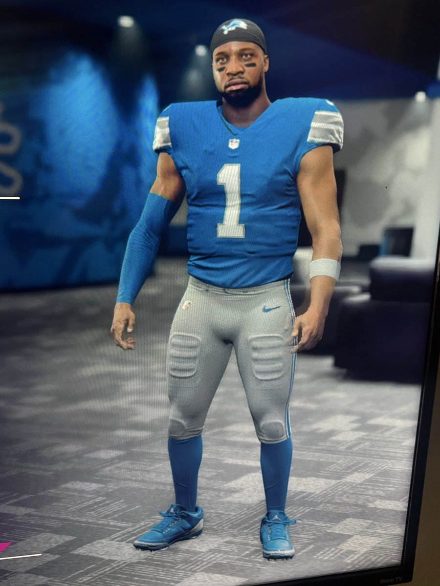 FnslB's tweet photo. We have found our Franchise Qb in Javier Baskerville. Lions traded up to grab him in the 1st round and he has answered thus far. Goff is on the bench being a great mentor before he retires and coaches High School football with his son. It’s a new era 🫡 https://t.co/RqnmZ2WurC