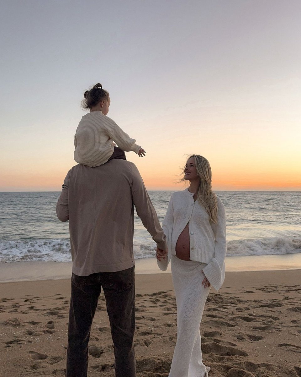 YOU & I (@soylesevilmekk) on Twitter photo 