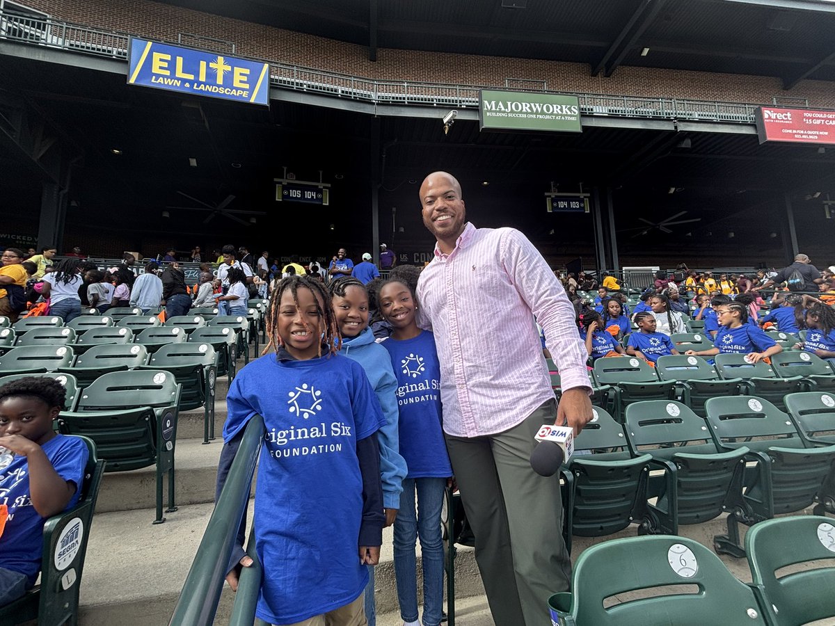 Original6Found's tweet image. Thank you @wis10 @DericOnTV for giving these #O6Afterschool students and experience they will never forget! @SCAA1611 #Stemextravaganza