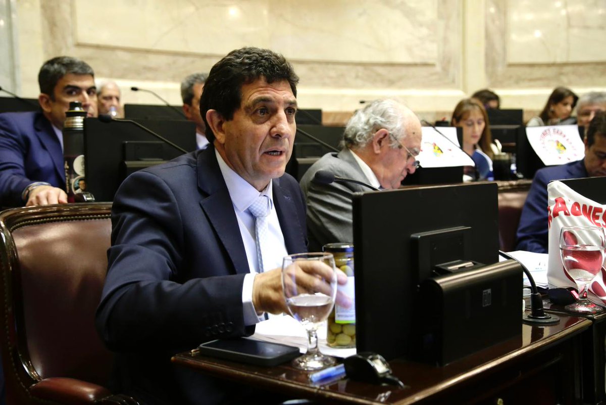 Desde <a href="/SenadoArgentina/">Senado Argentina</a> seguimos defendiendo la industria nacional y las economías regionales con proyectos concretos y fundamentales para proteger la producción, el trabajo y el futuro de nuestras regiones.
No podemos permitir que sigan destruyendo lo que con tanto esfuerzo