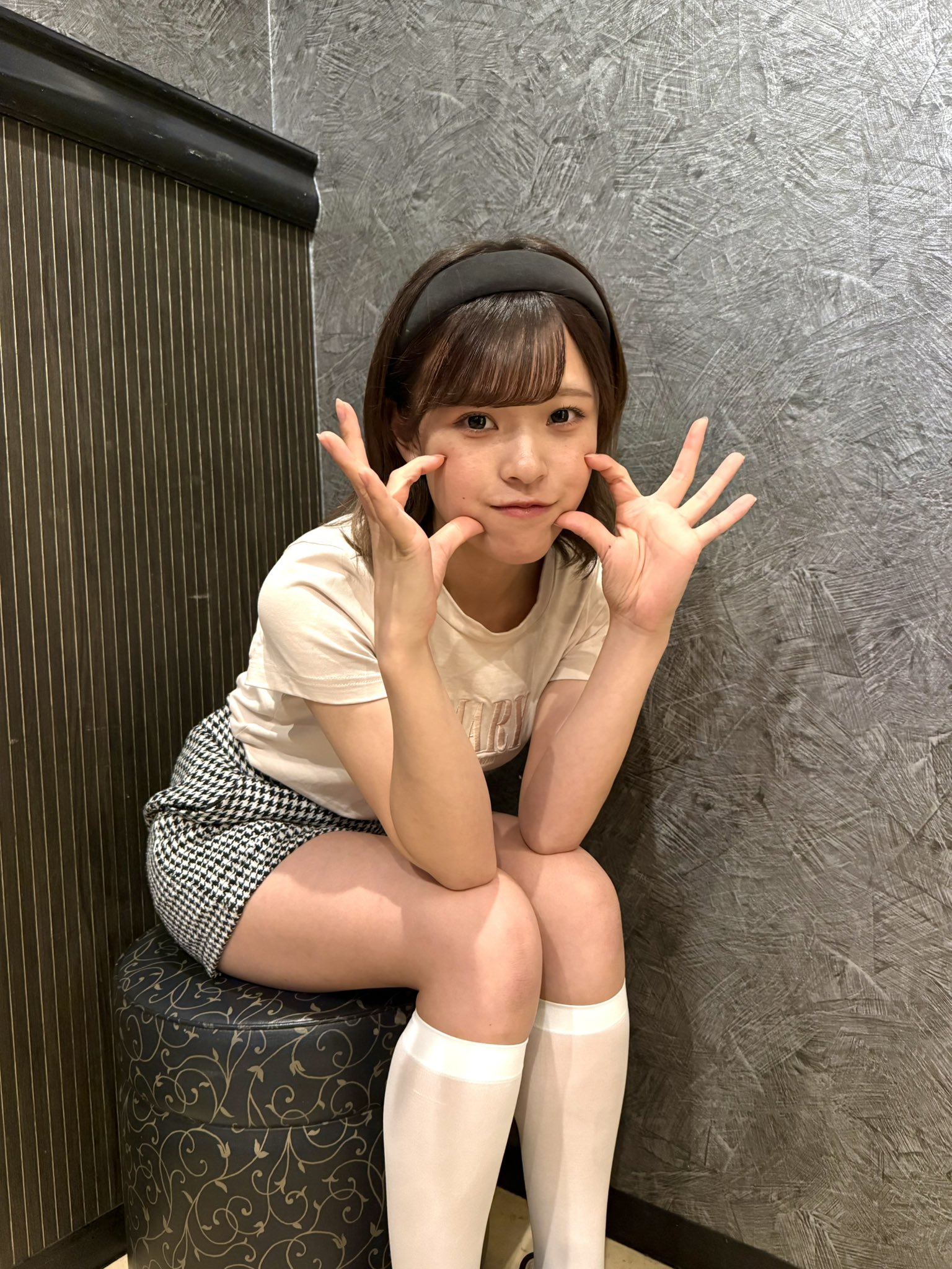 にこちゃん⭐︎引越しSALE中 にこちゃん – търсене / X