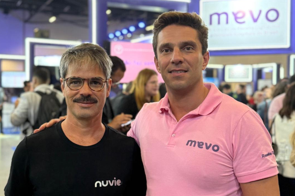 setor_saude's tweet image. Mevo e Nuvie anunciam parceria que reduzirá tempo de prescrição.

LEIA: setorsaude.com.br/mevo-e-nuvie-a…

#Mevo
#Nuvie
#inteligênciaartificial
#PrescriçãoDigital
#prescriçãoporvoz
#assistentedevoz
#comandodevoz
#dadoestruturado
#dadosemsaúde
#healthtech
#ia
#inovação
#tecnologia