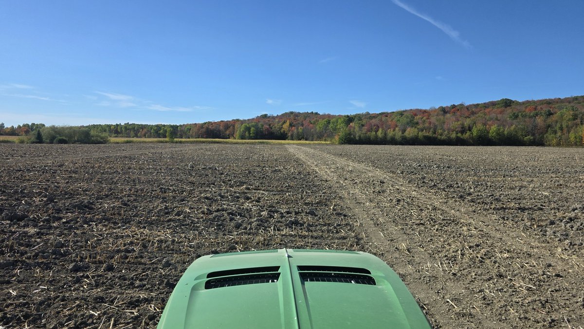 Landforming some clay today with <a href="/ptx_trimble/">PTx Trimble</a> FieldLevel II with views like this its an easy job.
