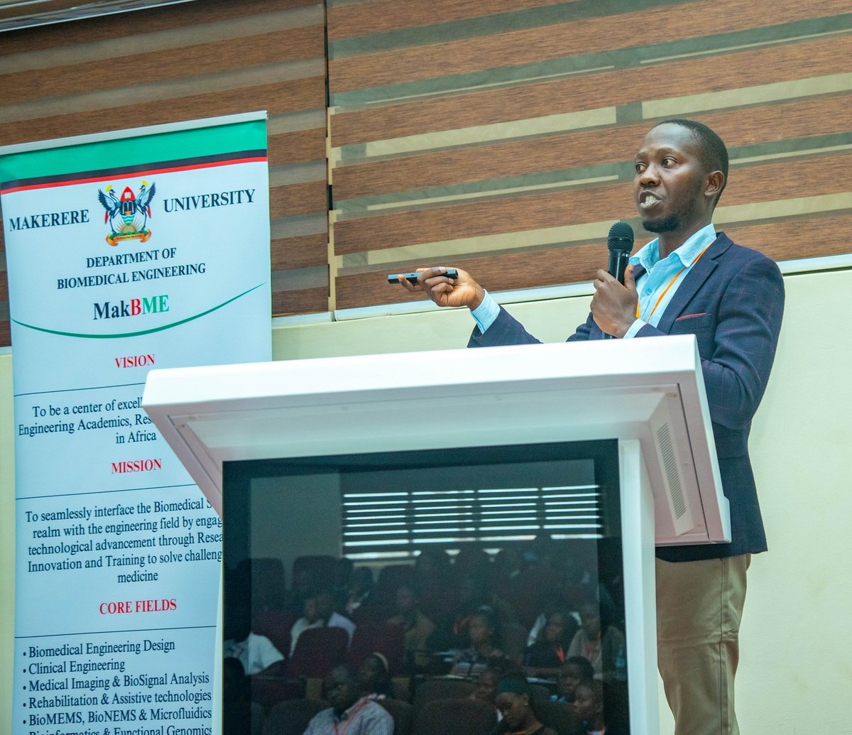 MakBME's tweet photo. Eng. @brian_k_matovu on Translation of the LEVE CPAP system to Uganda For Local pdn &amp; Maintanence: The Keysuite device, developed through a collaboration btn @Makerere &amp; @DukeU , features 4 components: Keyscope, KeyLoop, KeyStand, &amp; KeyView....
@UNBEC2025 @citemakbme
#unbec2025 https://t.co/qPNfeqMjdA
