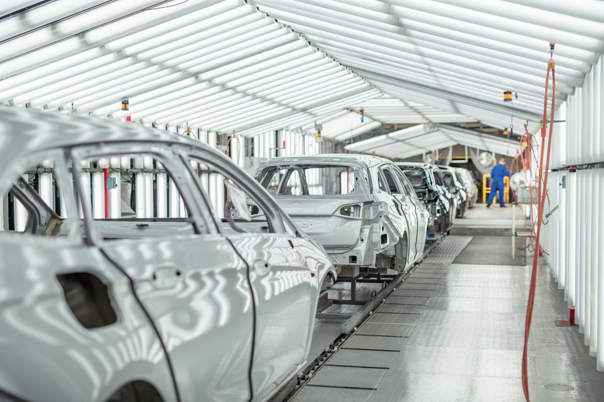DriveAluminum's tweet photo. 🚙⚙ When it comes to building smarter, safer vehicles, #aluminumdelivers. Lightweight and strong, it’s a top choice for improving crash safety and performance.

⚡️That’s why more automakers are turning to aluminum to drive innovation.

🔗 https://t.co/xKr9TmA5vZ https://t.co/SIduixkECg