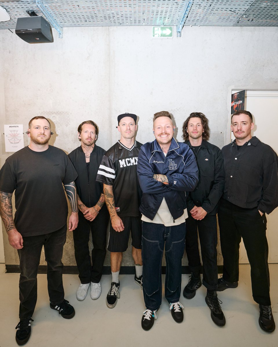 Architectsuk's tweet photo. Merci beaucoup Paris pour une soirée inoubliable.
Nous vous aimons.
🇫🇷 https://t.co/mcylSeI12m
