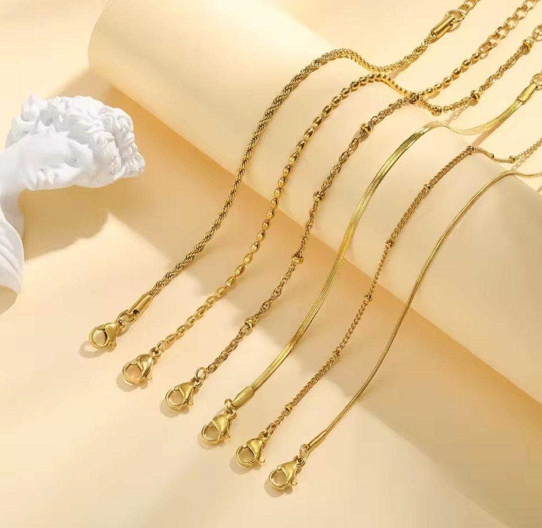xec65's tweet photo. @elonmusk 💎 The Perfect Gold Chain Layering Set
#GiftIdeas #EverydayStyle #JewelryTrends https://t.co/mMxX0dhs66