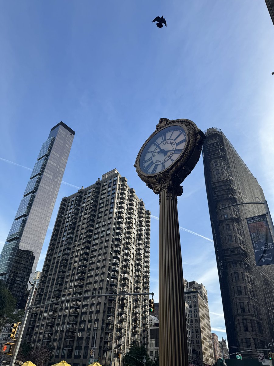 david_perell's tweet image. You can tell a lot about a culture by how much effort they put into practical things, beyond their utility.

This clock in New York’s Flatiron District was made it 1909. It doesn’t need to be nice. After all, it just tells the time. But somebody 116 years ago decided to make it a…