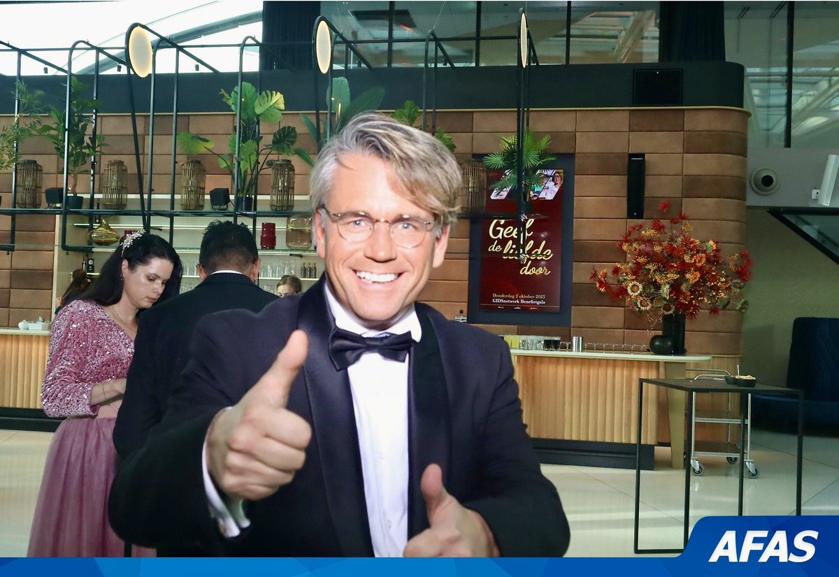 BasEmons's tweet image. Vandaag kwamen bij AFAS geloof en investeren samen. Dank aan Stan Uyland en Piet Mars voor het doorgeven van de liefde en inspiratie. Gods grootheid werd zichtbaar. ❤️ #GIDSnetwerk