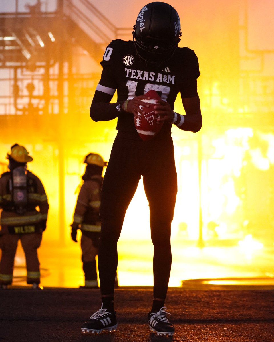 AggieFootball's tweet image. ⚫️⚫️⚫️