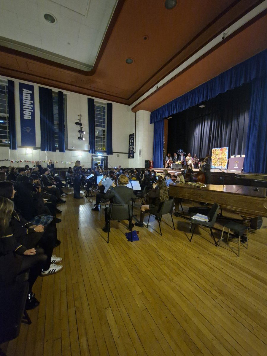 Mrs Hamilton tweet media