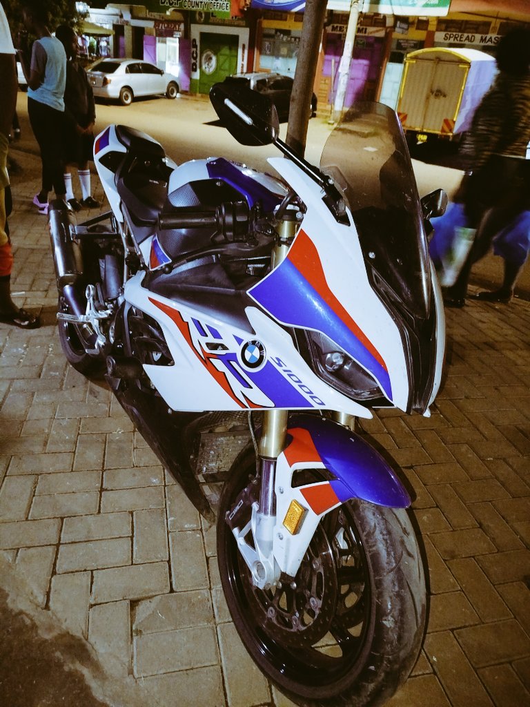 JohnKahuria2's tweet photo. Thika road would love to hear me coming at this time of the night https://t.co/X9GCw7XNth