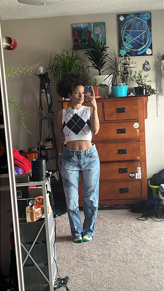 Body is tea and so is my onlyfans 🙂‍↕️ 

onlyfans.com/a.mari.a.mari.…